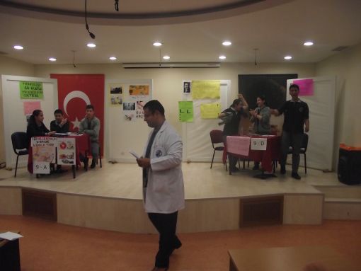    İSTANBUL ; Bağcılar İbni Sina Anadolu Lisesi 9.Sınıflar Münazara / 12 Mayıs 2014
