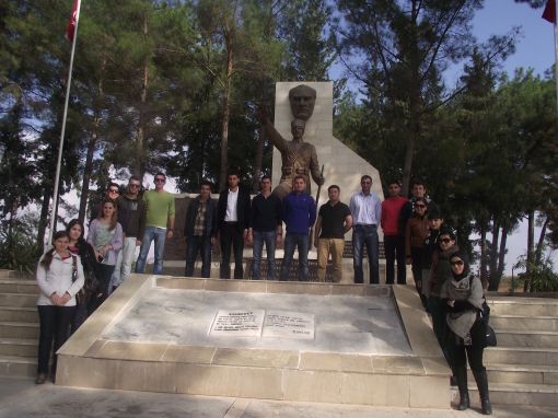  GAZİANTEP - Şahinbey'in Mezarı ; Dünya Gençleri Dostluk ve Dayanışma Derneği ; 27 Ekim 2012 Ct. 09:27 