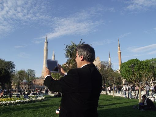  İSTANBUL ; Sultan Ahmet Meydanı ; Ayasofya Müzesi / 13 Nisan 2013 Ct. 18:18  