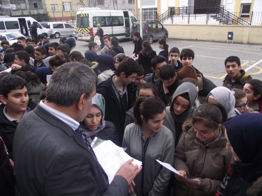  Bağcılar İbni Sina Anadolu Lisesi 24 Ocak 2014 karne günü 10:34
