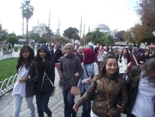  İbni Sina Anadolu Lisesi ; Sultan Ahmet Meydanı ;  3 Ekim 2013 Perş. 11:27  