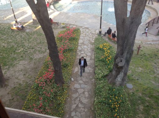  İSTANBUL ; Gülhane Parkı içi  ; Ahmet Hamdi Tanpınar Müzesi önü / 