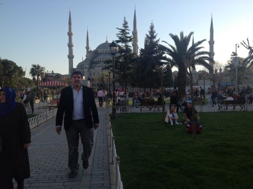 İSTANBUL ; Sultan Ahmet meydanı - 13 Nisan 2013 Ct. 18:00 